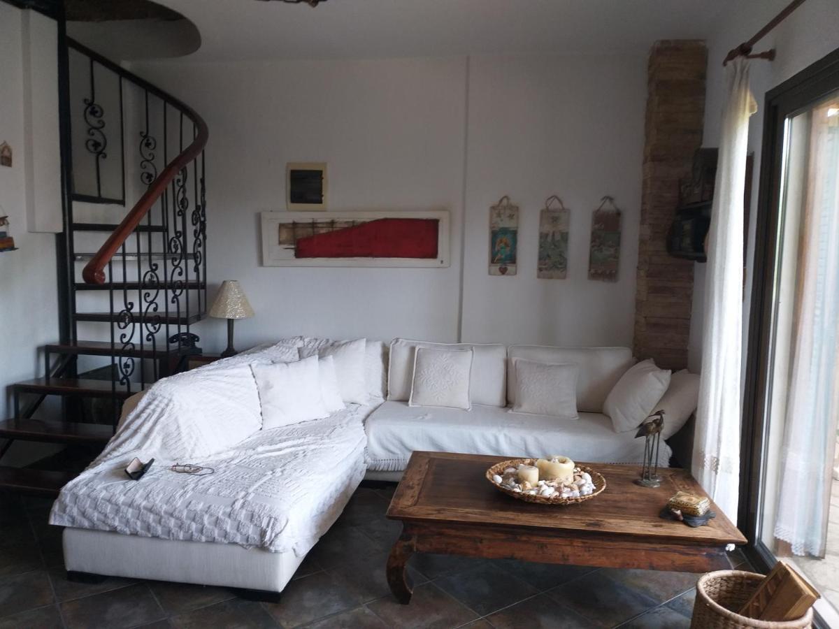 Minthi Villa Possidi Bagian luar foto